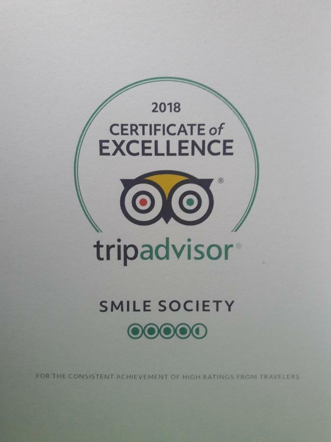 Smile Society Hostel Bangkok Kültér fotó